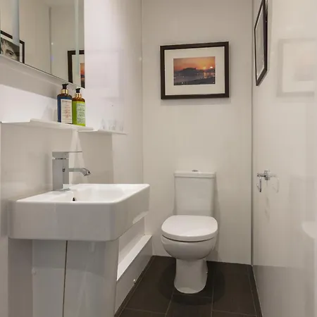 Chelsea House Holiday Apartments Falmouth Room photo